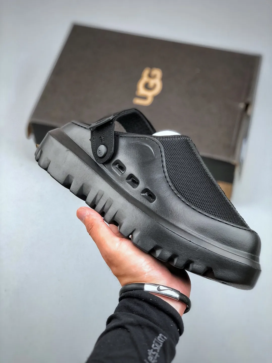 💰440 support store L/UGG summer new snow answer SKTA classic simple, comfortable and versatile, fashionable and casual, thick sole, comfortable, lightweight and breathable clog shoes, silent, wear-resistant and anti-wear. It is a vitality bomb in summer, full of youthful vitality, mesh material is breathable and light, super cool to wear in summer. Adjustable buckle design, convenient and considerate. The thick sole is non-slip and makes walking stable. Whether you are playing on the beach or strolling in the city streets, it can make you full of energy and become the center of attention ~ Size: 38-44
